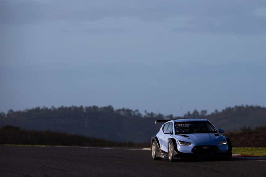  Hyundai Veloster N TCR 2019 года  (фото 10 из 27)